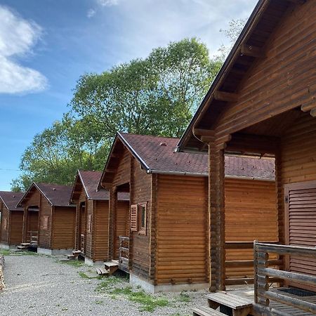 Gyopar Wooden Houses Izvoare  Exteriör bild